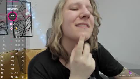 Snapshot of haileyfoxy chatting on 02/12/26, 01:06 Hailey online show from 02/12/26, 01:06