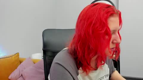 Snapshot of haileyfoxy chatting on 04/22/26, 11:45 Hailey online show from 04/22/26, 11:45