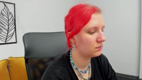 Snapshot of haileyfoxy chatting on 04/27/26, 11:52 Hailey online show from 04/27/26, 11:52