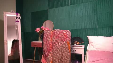 Snapshot of haileymoon85 chatting on 11/04/25, 04:11 Hailey online show from 11/04/25, 04:11