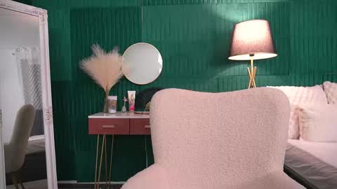 Snapshot of haileymoon85 chatting on 11/28/25, 04:26 Hailey online show from 11/28/25, 04:26