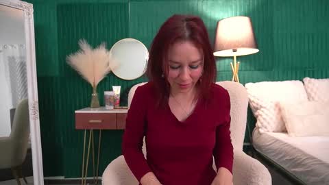 Snapshot of haileymoon85 chatting on 11/29/25, 03:53 Hailey online show from 11/29/25, 03:53