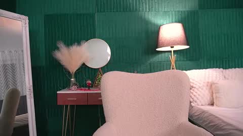 Snapshot of haileymoon85 chatting on 12/03/25, 04:20 Hailey online show from 12/03/25, 04:20