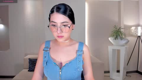 Hailey online show from 12/21/25, 11:06