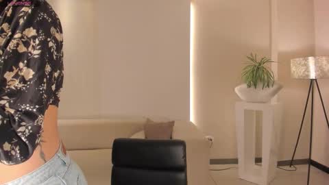 Hailey online show from 01/11/26, 11:26