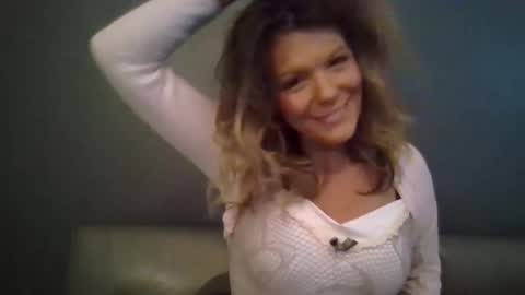 Hailey online show from 12/19/25, 09:33