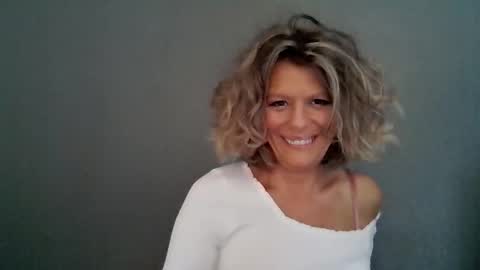 Hailey online show from 02/25/26, 06:28