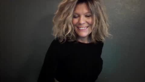 Hailey online show from 05/19/26, 01:56