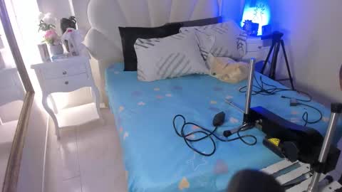 Snapshot of haileysans chatting on 03/27/26, 11:32 haileysans online show from 03/27/26, 11:32