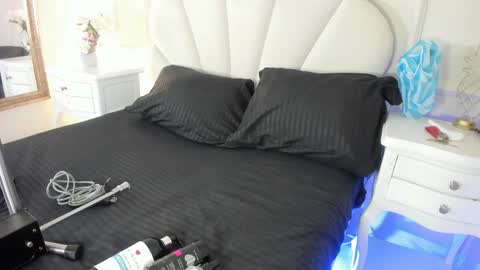 Snapshot of haileysans chatting on 04/16/26, 11:44 haileysans online show from 04/16/26, 11:44