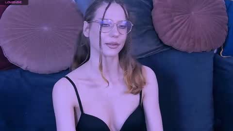Snapshot of haileysinclair chatting on 05/28/26, 08:17 Carla online show from 05/28/26, 08:17