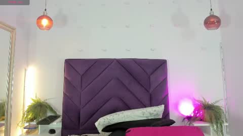 Snapshot of haileystonei chatting on 06/29/26, 11:32 haileystonei online show from 06/29/26, 11:32