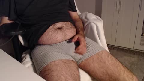 hairy_boy29 online show from 10/19/25, 09:48