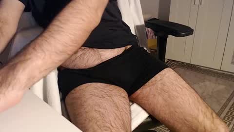 hairy_boy29 online show from 11/02/25, 10:23