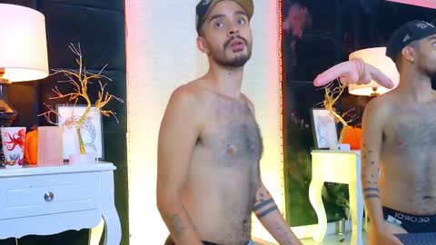 Snapshot of hairy_diamond chatting on 10/28/25, 07:12 H A I R Y D I A M O N D online show from 10/28/25, 07:12