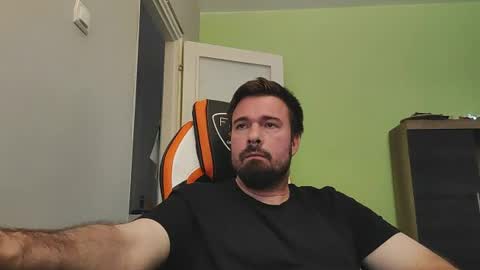 hairy_guy007 online show from 06/13/26, 07:39