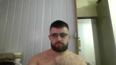 Snapshot of hairy_man_69_ chatting on 12/30/24, 10:12 horny online show from 12/30/24, 10:12