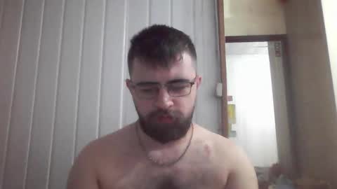 Snapshot of hairy_man_69_ chatting on 10/27/25, 02:21 horny online show from 10/27/25, 02:21