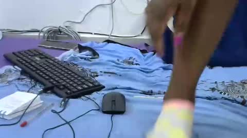 Snapshot of hairy_squiter chatting on 02/14/25, 06:40 Zaraha online show from 02/14/25, 06:40