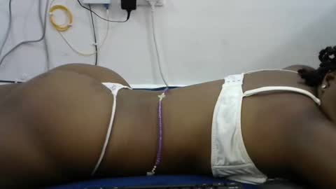 Snapshot of hairy_squiter chatting on 02/16/25, 11:27 Zaraha online show from 02/16/25, 11:27