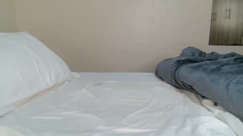 Snapshot of hairy_squiter chatting on 10/10/25, 01:04 Zaraha online show from 10/10/25, 01:04