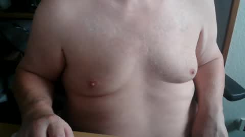 Snapshot of hairyarmpit_lover_1970 chatting on 10/24/25, 07:49 hairyarmpit_lover_1970 online show from 10/24/25, 07:49