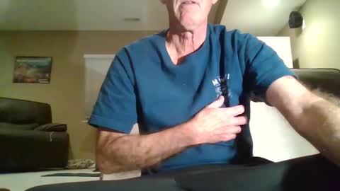 Snapshot of hairybater26 chatting on 02/04/25, 04:37 Harry online show from 02/04/25, 04:37