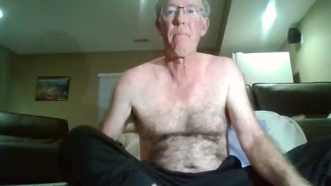 Snapshot of hairybater26 chatting on 03/11/25, 03:48 Harry online show from 03/11/25, 03:48