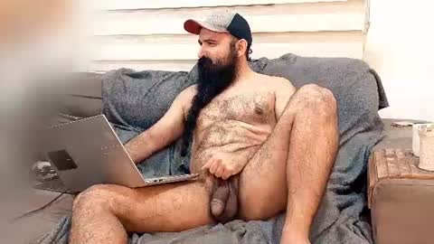 Snapshot of hairybeardedsmoker chatting on 06/26/26, 01:10 Hairy Beard Smoker online show from 06/26/26, 01:10