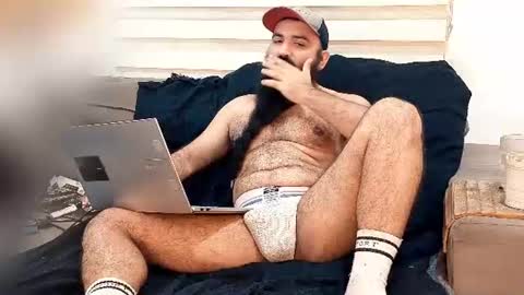 Snapshot of hairybeardedsmoker chatting on 07/05/26, 12:06 Hairy Beard Smoker online show from 07/05/26, 12:06