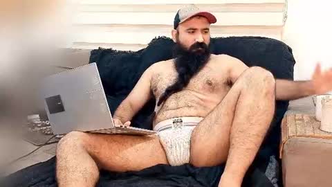 Snapshot of hairybeardedsmoker chatting on 07/08/26, 05:28 Hairy Beard Smoker online show from 07/08/26, 05:28
