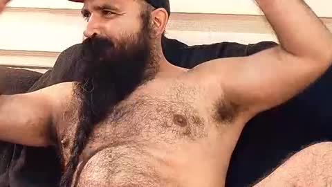 Snapshot of hairybeardedsmoker chatting on 08/05/26, 09:06 Hairy Beard Smoker online show from 08/05/26, 09:06