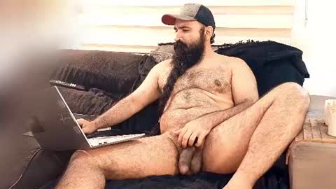 Snapshot of hairybeardedsmoker chatting on 08/07/26, 05:04 Hairy Beard Smoker online show from 08/07/26, 05:04