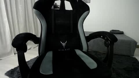 Snapshot of hairycuss chatting on 12/19/24, 01:28 Adam online show from 12/19/24, 01:28