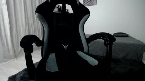 Snapshot of hairycuss chatting on 01/02/25, 04:56 Adam online show from 01/02/25, 04:56