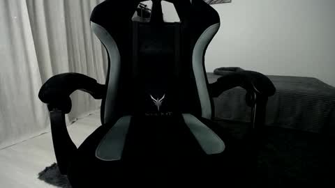 Snapshot of hairycuss chatting on 01/25/25, 01:21 Adam online show from 01/25/25, 01:21