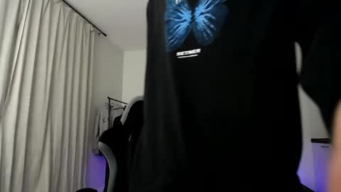 Snapshot of hairycuss chatting on 03/09/25, 05:49 Adam online show from 03/09/25, 05:49