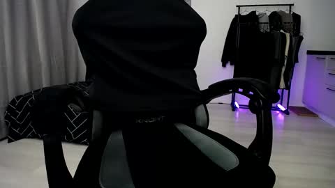 Snapshot of hairycuss chatting on 10/05/25, 08:07 Adam online show from 10/05/25, 08:07