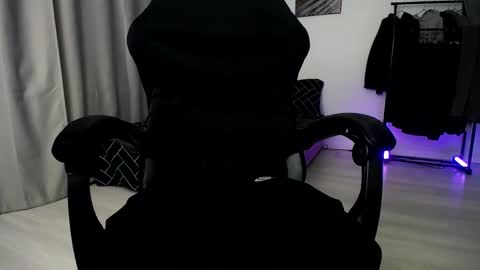 Snapshot of hairycuss chatting on 01/05/26, 07:39 Adam online show from 01/05/26, 07:39