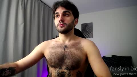 Snapshot of hairycuss chatting on 04/08/26, 05:35 Adam online show from 04/08/26, 05:35