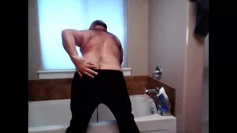 Snapshot of hairydaddreams chatting on 11/17/25, 08:14 hairydaddreams online show from 11/17/25, 08:14