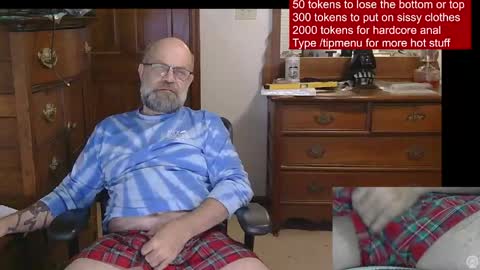 Snapshot of hairydaddybear69 chatting on 04/11/26, 01:54 HairyDaddyBear69 online show from 04/11/26, 01:54