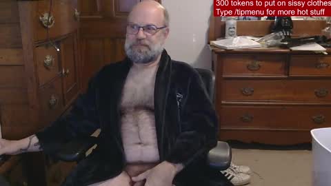 Snapshot of hairydaddybear69 chatting on 04/22/26, 11:56 HairyDaddyBear69 online show from 04/22/26, 11:56