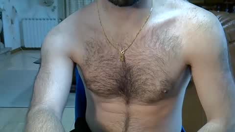 Snapshot of hairydaduncut chatting on 03/12/26, 01:06 hairydaduncut online show from 03/12/26, 01:06