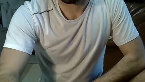Snapshot of hairydaduncut chatting on 03/23/26, 01:04 hairydaduncut online show from 03/23/26, 01:04