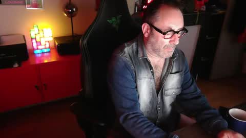 hairyfred73 online show from 03/09/25, 07:12