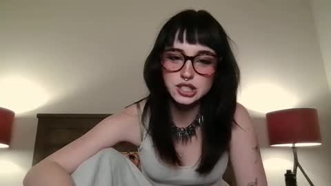 Snapshot of hairyjess chatting on 11/23/25, 01:05 Jess online show from 11/23/25, 01:05