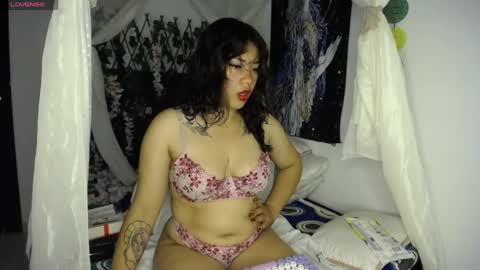 Snapshot of hairylatiingoddess chatting on 04/14/26, 11:11 hairylatiingoddess online show from 04/14/26, 11:11