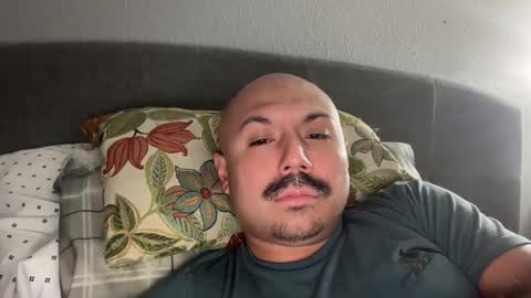 Snapshot of hairyman30000 chatting on 10/21/25, 01:06 hairyman30000 online show from 10/21/25, 01:06