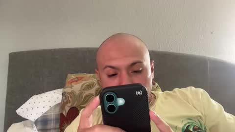 Snapshot of hairyman30000 chatting on 10/26/25, 09:42 hairyman30000 online show from 10/26/25, 09:42